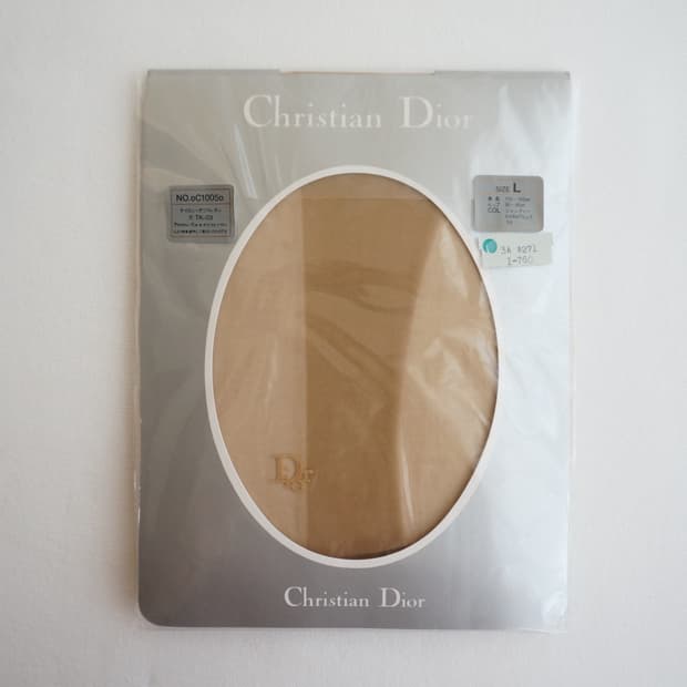 디올 로고 스타킹