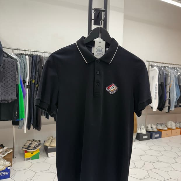 [M] 버버리 자수 로고 반팔 카라티