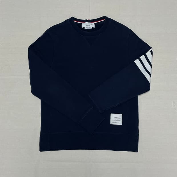 톰브라운 사선완장 맨투맨 [2]