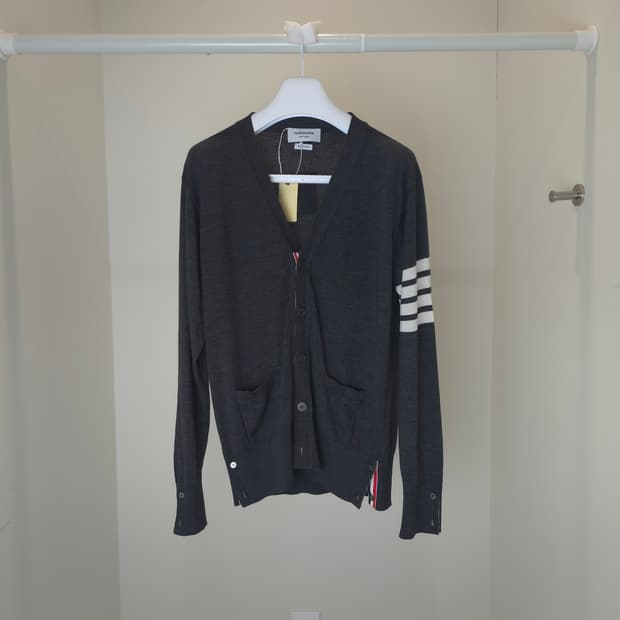 [중고/정품] 톰브라운 메리노 울 사선 완장 가디건