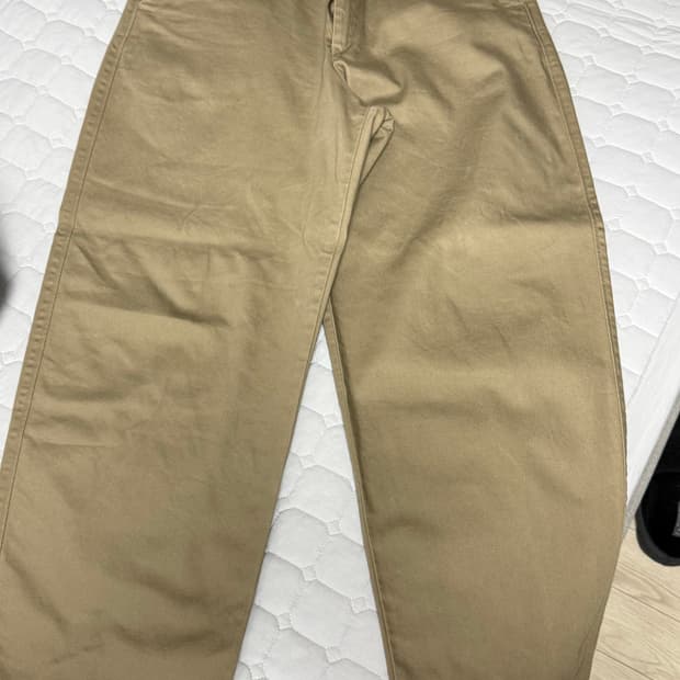 유니클로U 와이드핏 치노팬츠 베이지 82