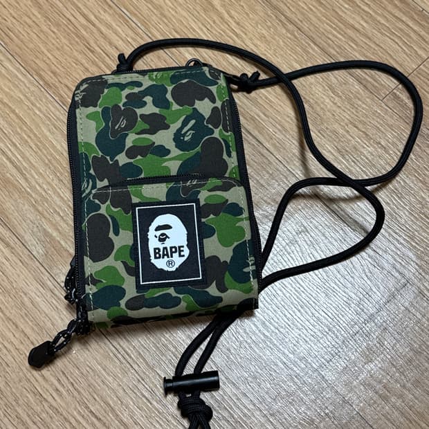 베이프 크로스백