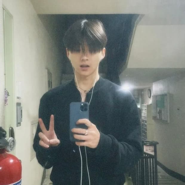 Meantime 봄버 자켓