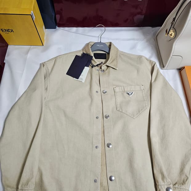 (새상품)프라다 데님 위싱 셔츠자켓