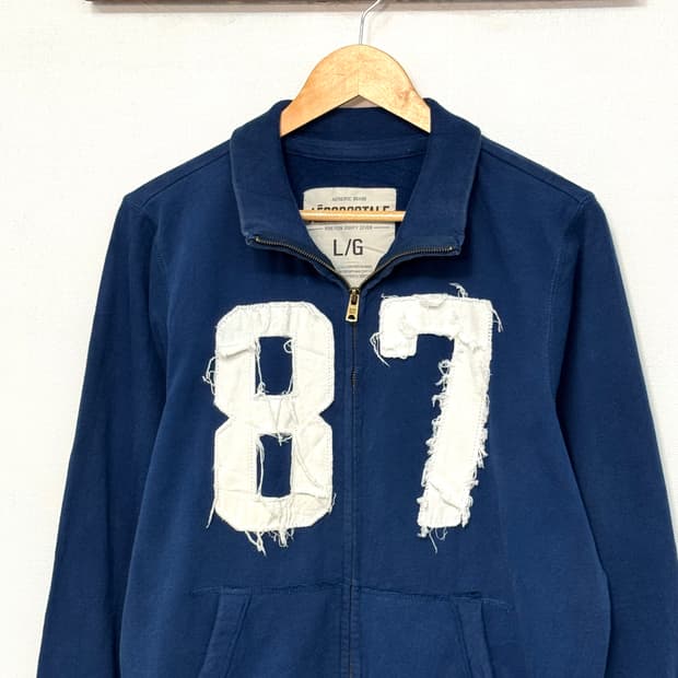 Aéropostale 87 damaged zip up