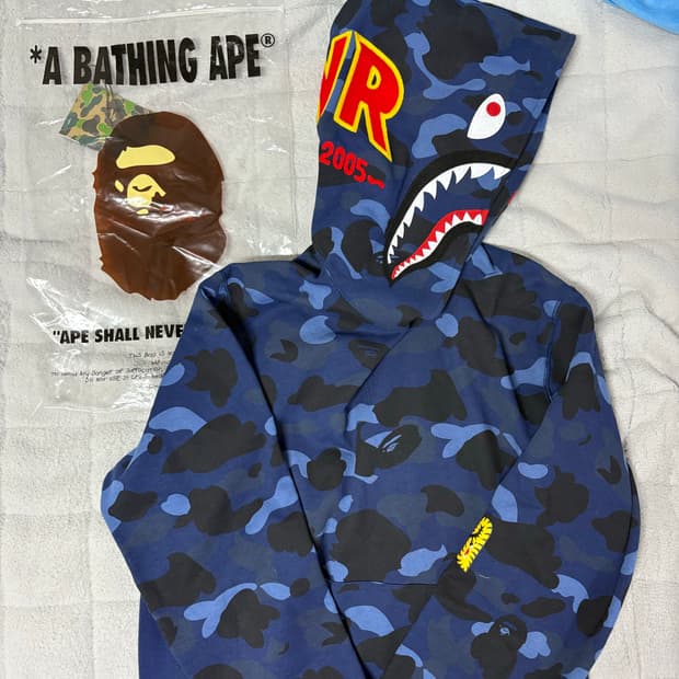 베이프 블루카모 샤크후드 L 새상품 판매합니다