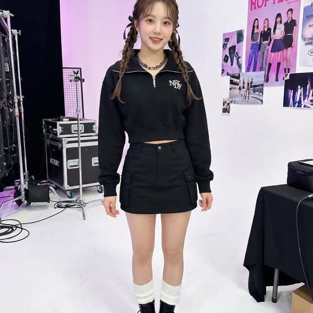 널디 NERDY 블랙 하프집업 크롭 맨투맨_XS