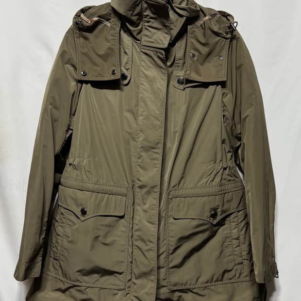 38 버버리 여성 나일론 패딩 자켓