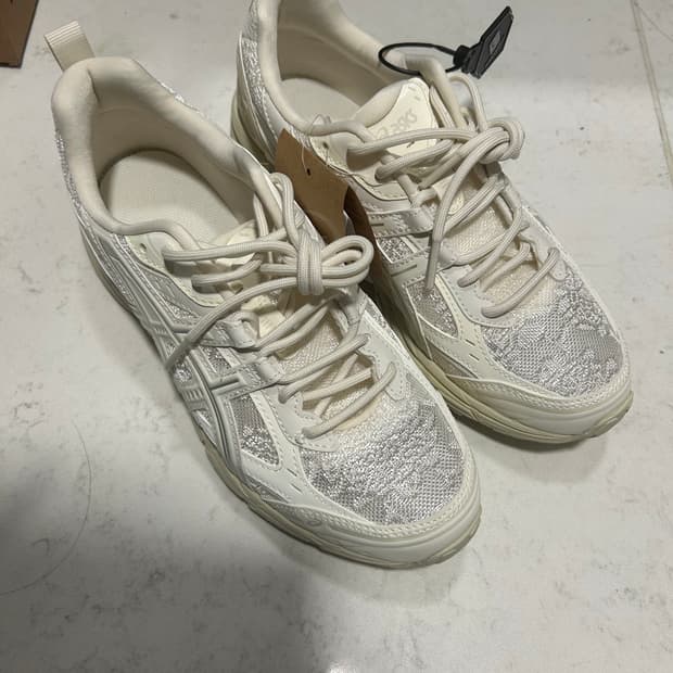 아식스 젤 누노비키 크림 퓨어 실버