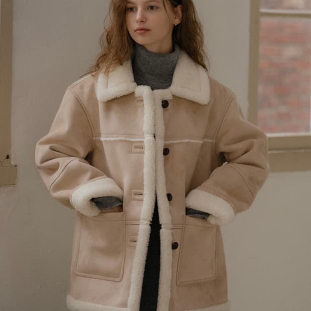 틸아이다이 울시어링 스웨이드 무스탕 코트 베이지