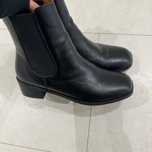 마뗑킴 첼시 부츠 245 / 소가죽 레더 부츠