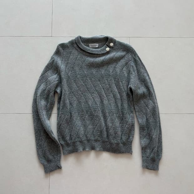 button neck knit