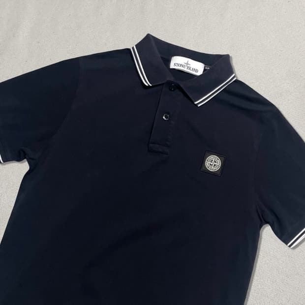 S 스톤아일랜드 슬림핏 카라 반팔티