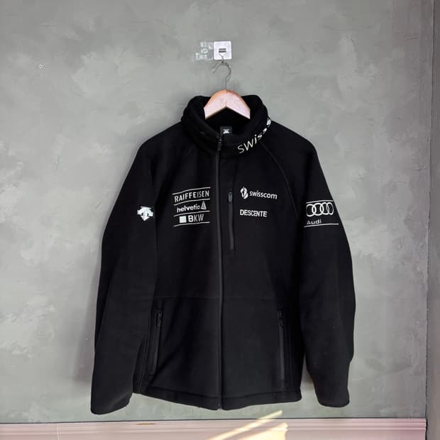 데상트 아우디 스위스 스키팀 플리스 