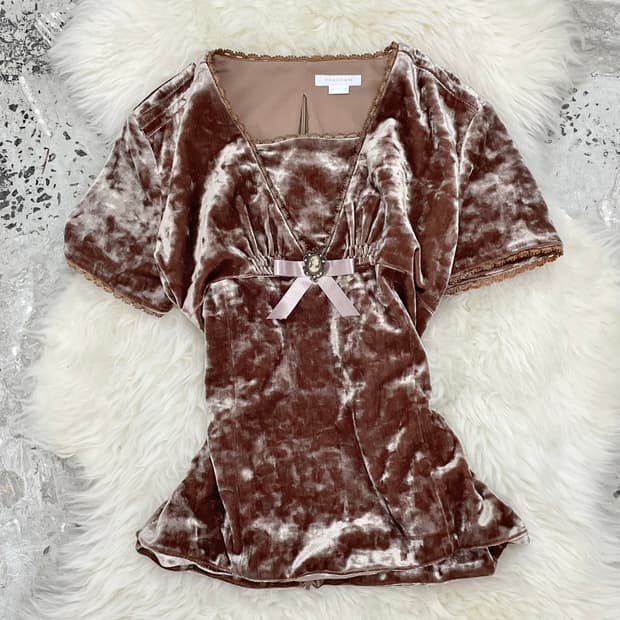 르네상스 엔틱 카메오 벨벳 탑