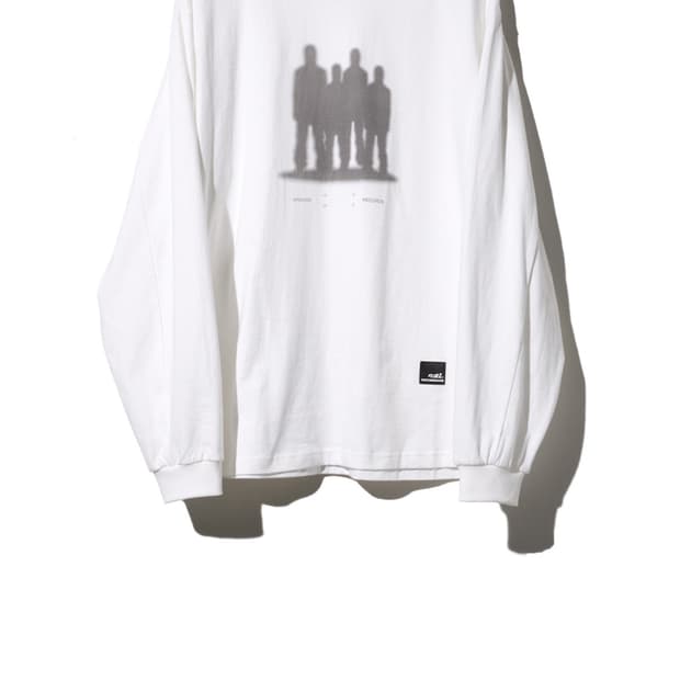 해칭룸 설 고스트 티 화이트