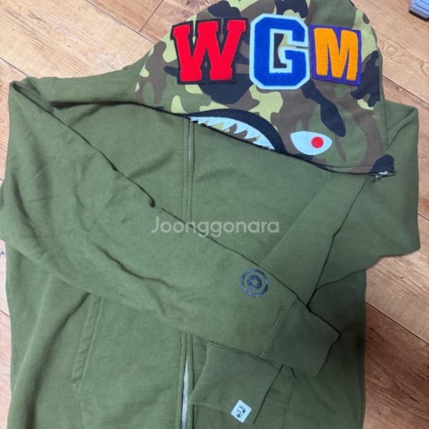 베이프 반카모 샤크후드 M