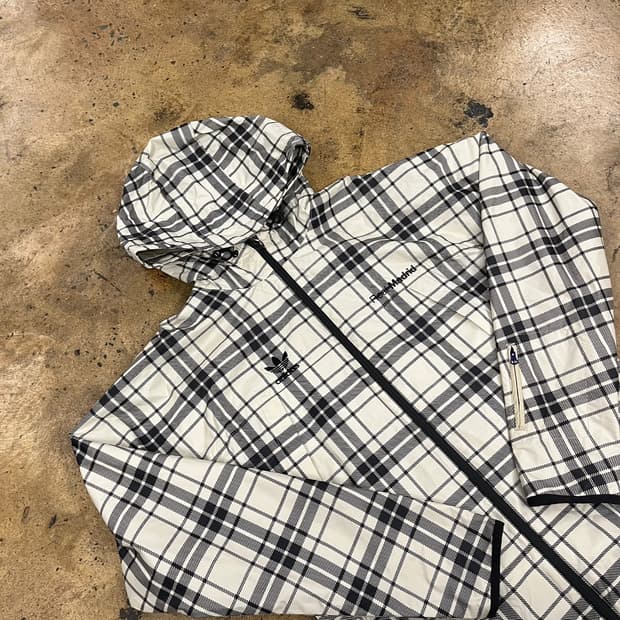 아디다스 체크 흰검 오레오 바람막이 95