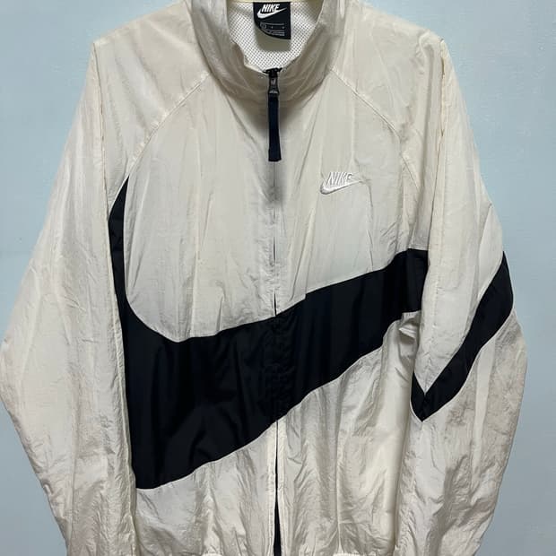 나이키 스우시 바람막이 아이보리/블랙