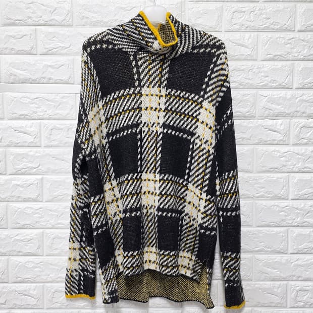 택포) DKNY 체크 터틀넥 니트 M