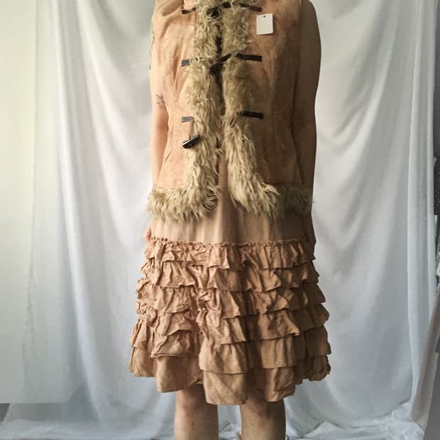 Duffle button fake fur layer hood vest