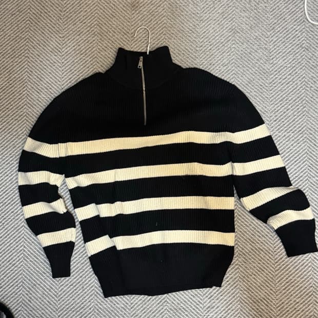 르아르 반집업 스트라이프 니트(M)