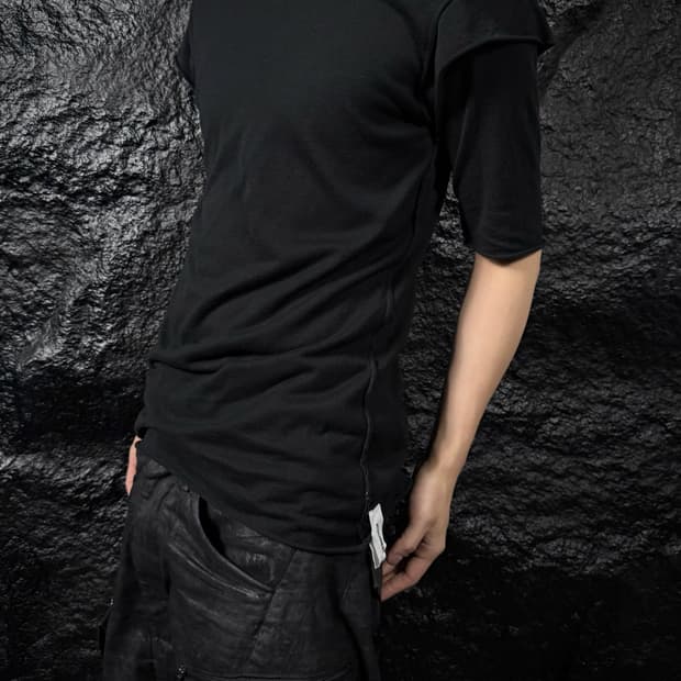 ATTACHMENT Layered Cut-out 3/4 T Shirt