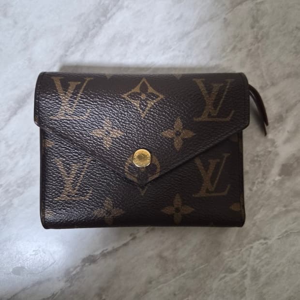 루이비통   빅토린 월릿 반지갑  