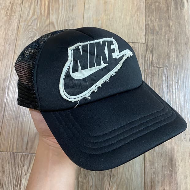 00s 나이키 올드스쿨 빈티지 스우시 패치로고 메쉬 트러커캡 모자 블랙