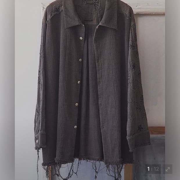 나아나나 다잉 플라워 셔츠