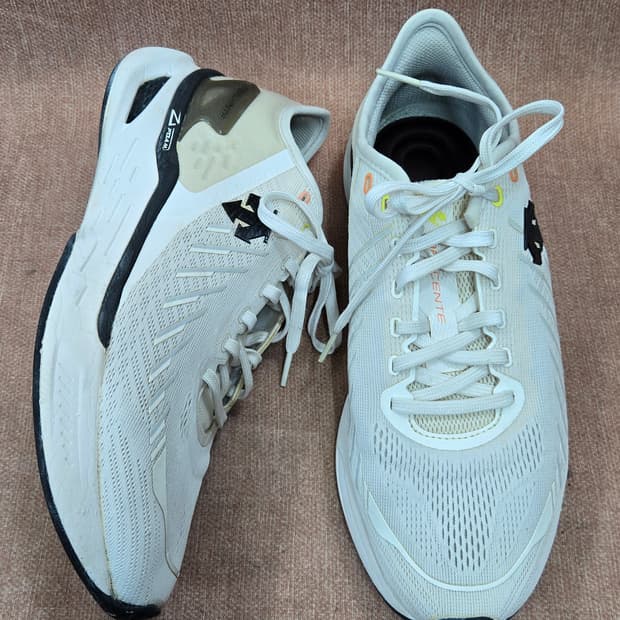 데상트 270mm- 에너자이트 제트 플러스  러닝화