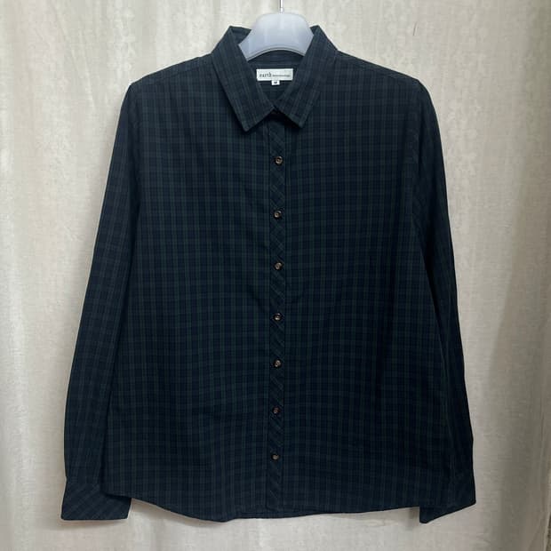 earth music check shirt