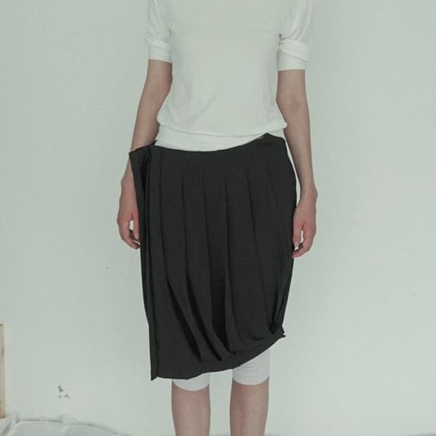 에옹쓰 플리츠스커트 pinched pleats skirt 블랙2