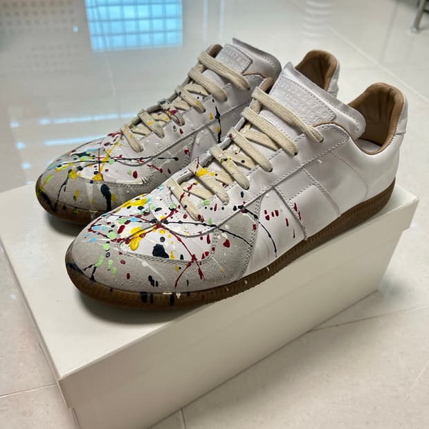 마르지엘라 독일군 페인팅 드롭 화이트 43.5