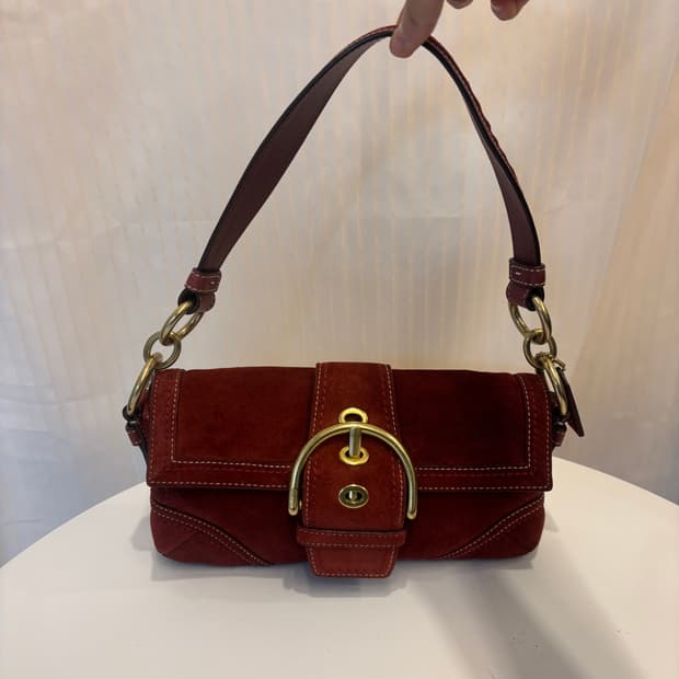 정품 코치 스웨이드 버클 숄더백    