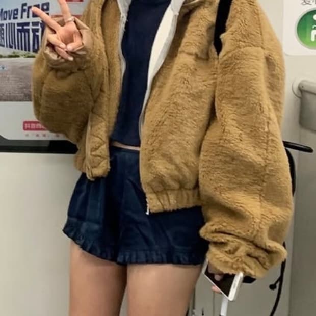 더바넷 크롭 에코퍼 시어링 자켓 점퍼