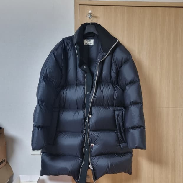 아크네스튜디오 패딩 블랙 48