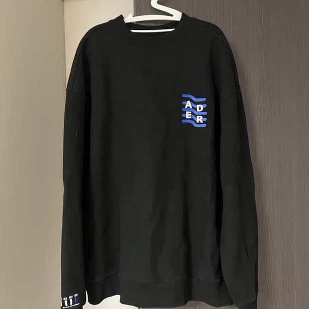 아더에러 5주년 기념 맨투맨 a1사이즈