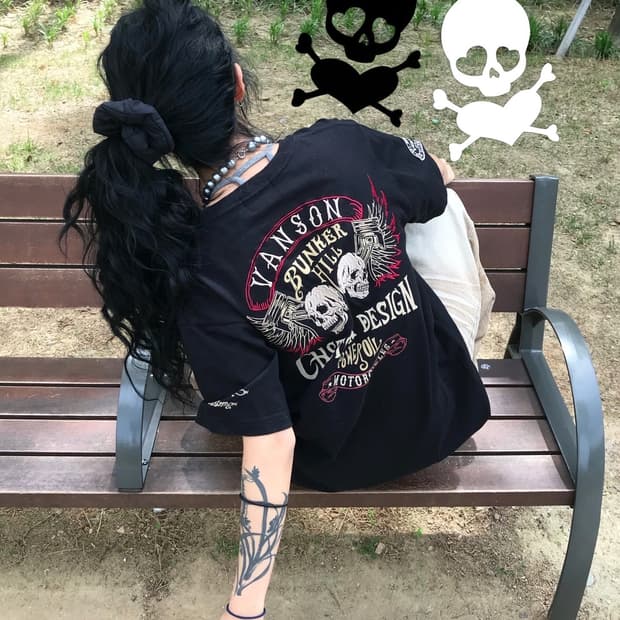 밴슨 스컬 자수&패치 반팔 티셔츠