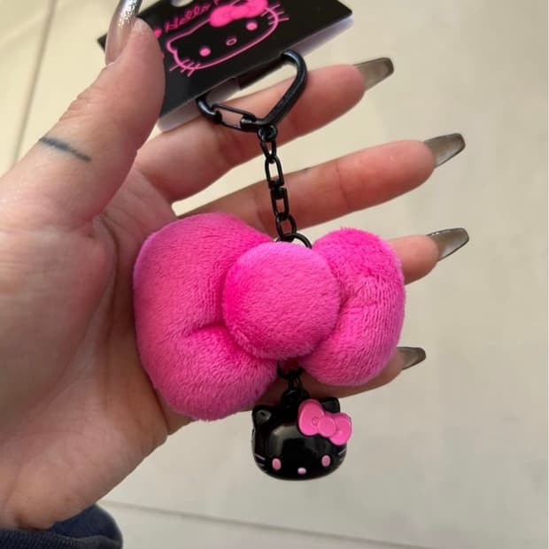 last one/SANRIO KITTY RIBBON KEYCHAIN