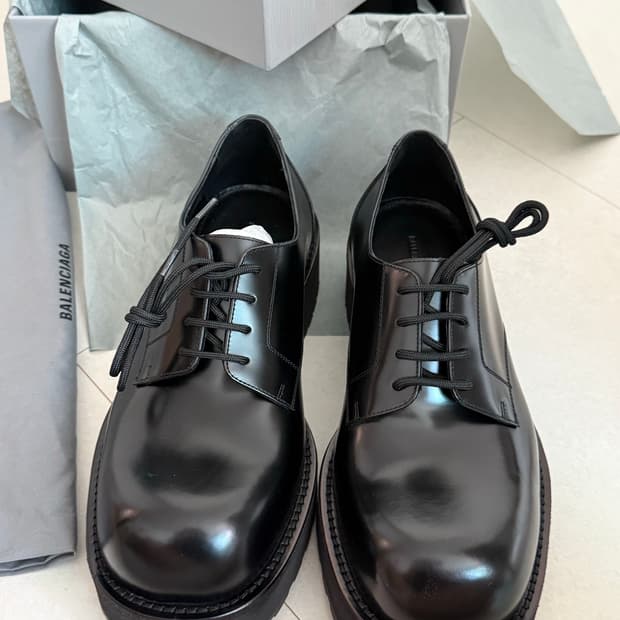(새상품) Balenciaga 발렌시아가 베놈 더비 블랙 42