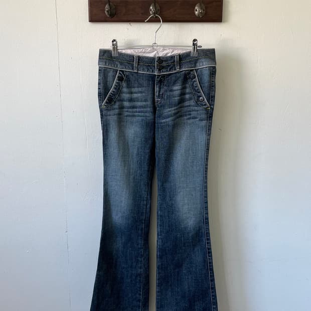 Sweet camel for women who stand alone 데님