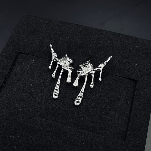 pcr053 Gummy tear drop ear ring