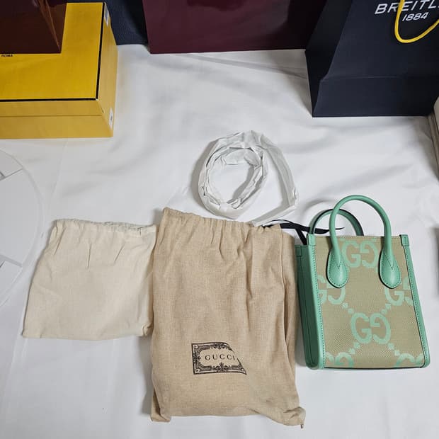 (새상품)구찌 스몰백 크로스백팝니다