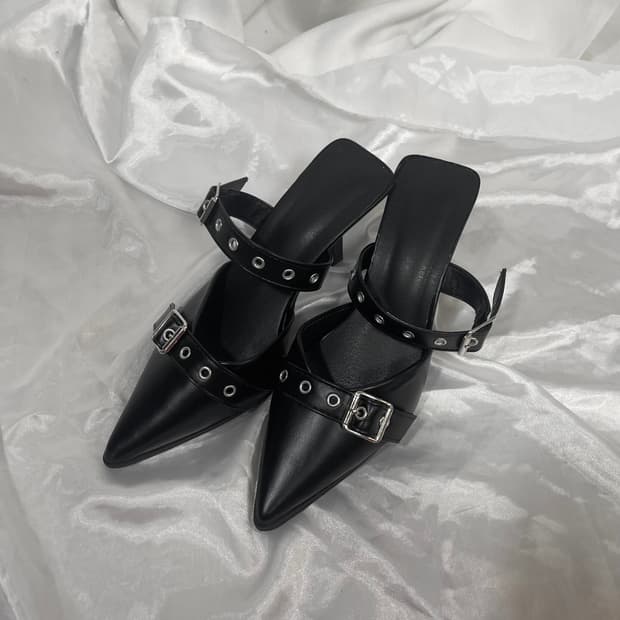 buckle shoes