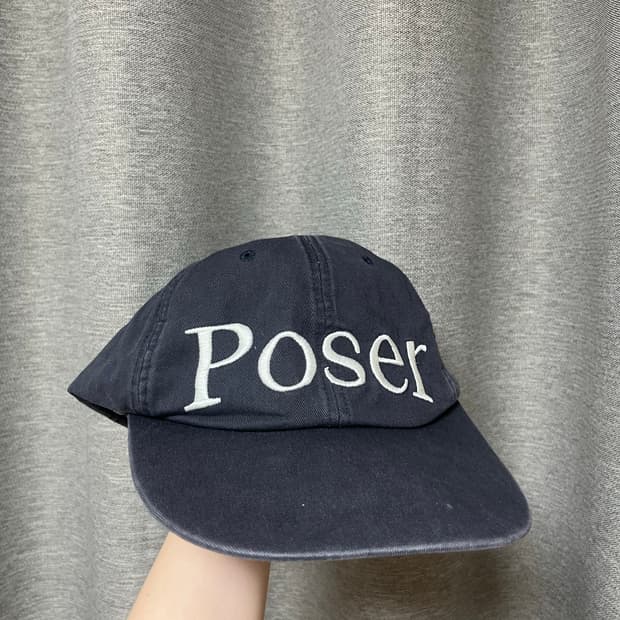 Guvo poser vintage cap