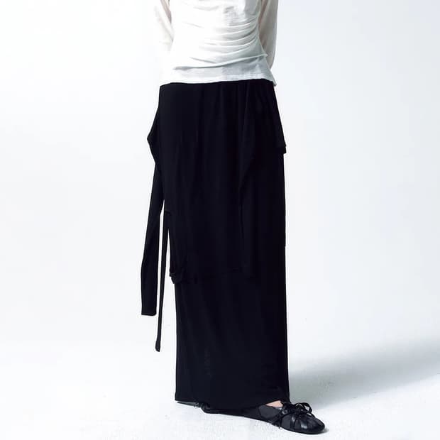 인사일런스 레이어 맥시 스커트 블랙 스몰