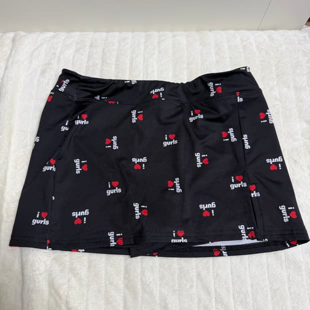 애즈이프캘리 LOVE GURLS GRAPHIC SHORT-PANTS