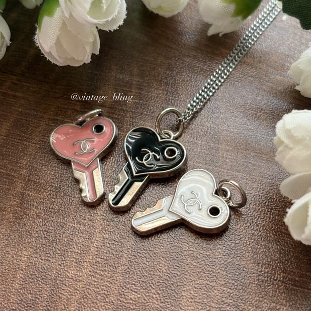 샤넬 하트 키 실버 목걸이