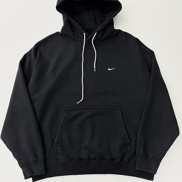 나이키 솔루 스우시 블래후드m